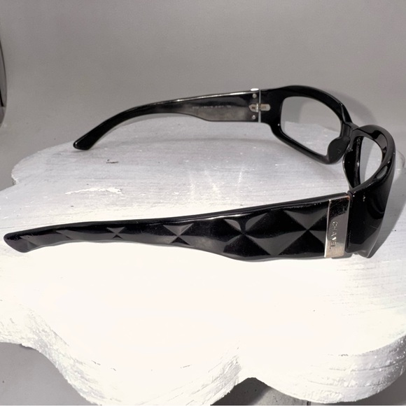 Authentic Chanel black quilted frames with Chanel case - Picture 6 of 13